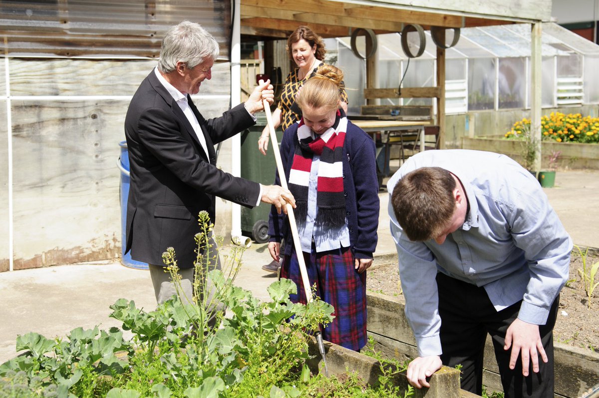 MPI_NZ's tweet image. Food &amp;amp; Fibre Skills Action Plan 2019-2022 is the start of an industry and government partnership and a critical step forward towards meeting New Zealand’s current and future food and fibre workforce needs. 

For more information see bit.ly/35J4sdq