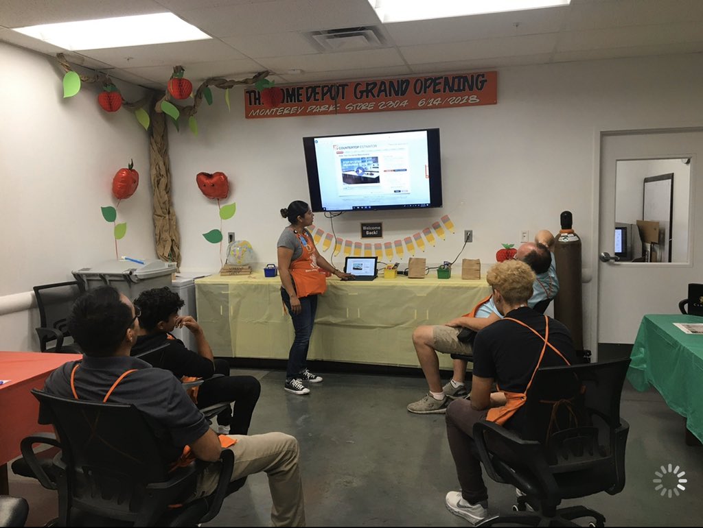 gutierrez1423's tweet image. Seize the day and never stop learning! 🍎📚 Day✌🏼of SAW! Thank you Ryan for the support and stopping by for a PK! #welcomebacktosaw #PacCentralSAW @DavidHoyTHD @FrankSASM2304 @nevops2304asm @PaulKellyTHD @OrmondLsormond @lupeadiaz @kim_ramirez29 @Rene_HDISM_LASo