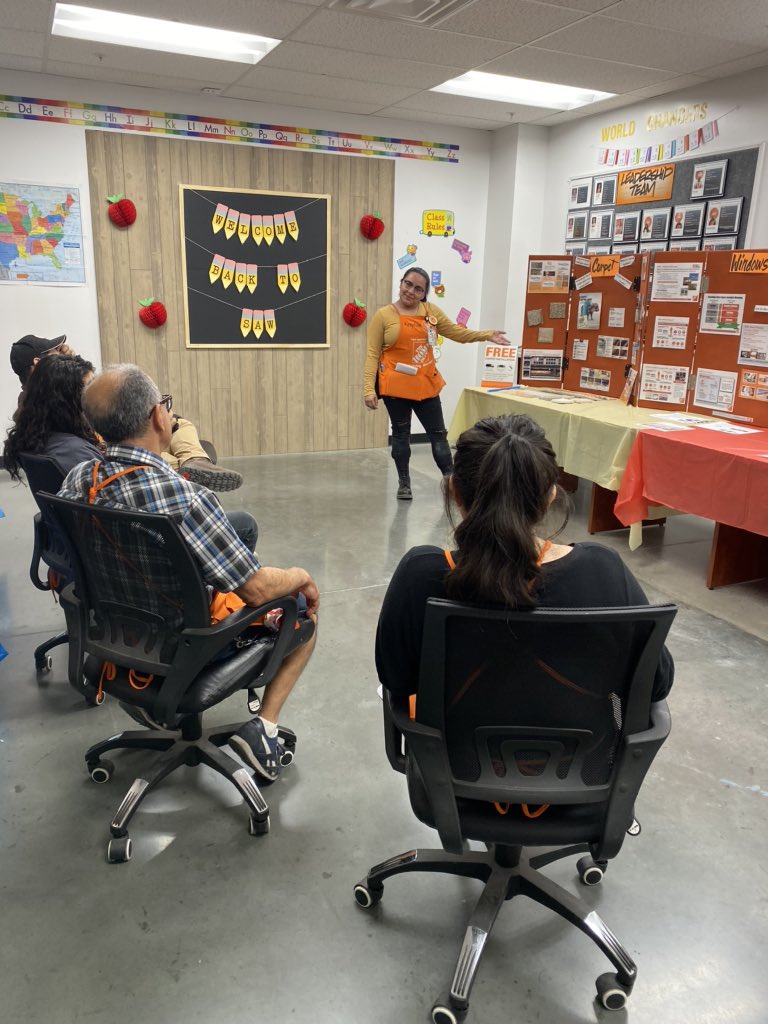 gutierrez1423's tweet image. Seize the day and never stop learning! 🍎📚 Day✌🏼of SAW! Thank you Ryan for the support and stopping by for a PK! #welcomebacktosaw #PacCentralSAW @DavidHoyTHD @FrankSASM2304 @nevops2304asm @PaulKellyTHD @OrmondLsormond @lupeadiaz @kim_ramirez29 @Rene_HDISM_LASo
