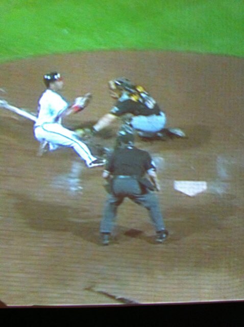 randrew_Z's tweet photo. actual worst call in baseball history https://t.co/Q87p1QDN5Y #jerrymeals https://t.co/MX39P7xXUT