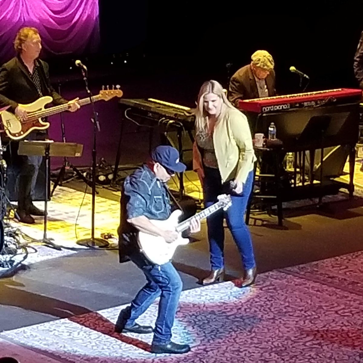Countrypami's tweet photo. @trishayearwood Sunday in Cleveland was FANTASTIC!!! 
Best concert I've been to in 20 years. (Sorry @garthbrooks Pittsburgh was awesome but the Queen wins!❤️)  #trishayearwood #EveryGirl #EveryGirlOnTour https://t.co/VWBDc3jaA0