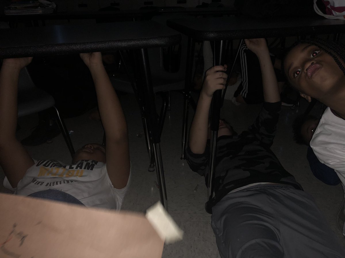 Ms_ThompsonLMS's tweet photo. 6B creating their cave drawings...in the dark!! What a Paleolithic experience! @lmsleopards #lmsbest #lmsfam #cpsbest https://t.co/T7JDA1LxwN