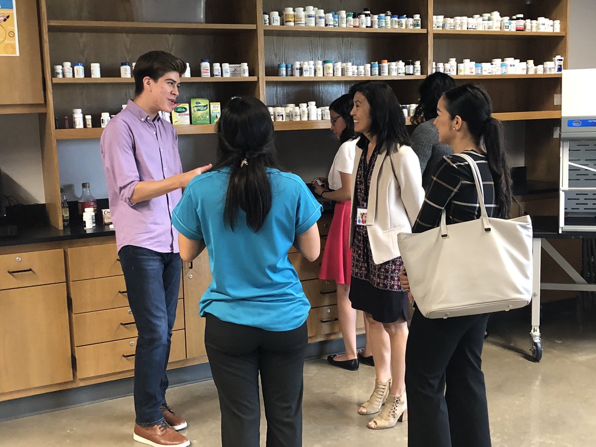 HSHPhealth's tweet photo. HSHP had the privilege of hosting the Gates Foundation today!!!  Students in the specialty areas showcased their skills, modeled how they discover their passion and highlighted the rigorous preparation their teachers deliver in the classrooms!   #hshphealth
#greatstiriesstarthere https://t.co/ZB673r2Abr
