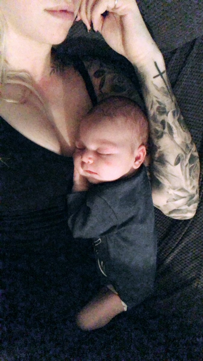 SavannahSimons3's tweet photo. Y'all, I literally stare at my child too long and I start crying. He's so perfect. https://t.co/HUjaXV3eA5