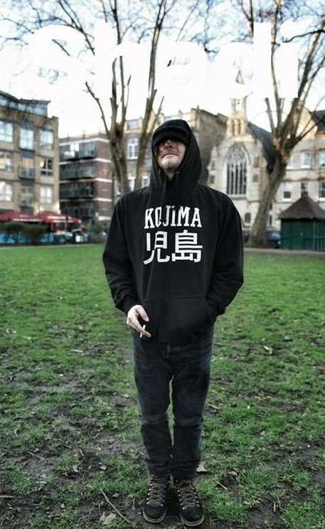 Twitter पर ノーマン リーダス 画像bot 児島パーカーを着るノーマンリーダス