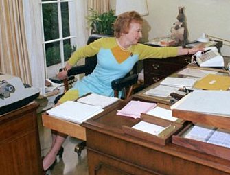 FacebookerMK1's tweet photo. @LonghornLeah @UWMoose @maggieNYT @nytimes Contortionist secretary, #RoseMaryWoods tried her very best to help #TrickyDick by demonstrating how she could have 'accidently erased' about 18 minutes of the White House tapes. I'll never forget seeing her do this. 😂
#UkraineCallSummary
#TheRoseMaryStretch https://t.co/ACjucZdeS6