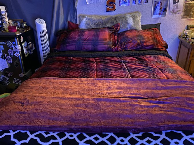 I&rsquo;ve done so much today. Look at My new bedset. And nicks new girlfriend the body pillow!!! https://t