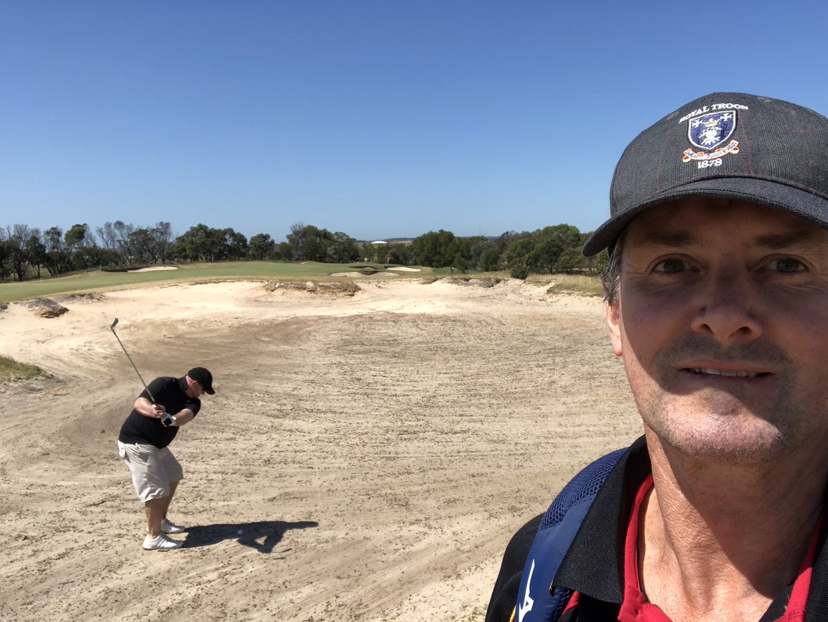 dwwalder's tweet photo. #greatdayforgolf #watchingthewizard @tom_king79 @CurlewisGC #3rdhole #greatshortpar4 @GolfAust https://t.co/5gXCmKe4Cj