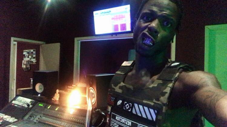 cobain_kay's tweet photo. 😈🃏🤘🏽 https://t.co/kjH9BwroLV