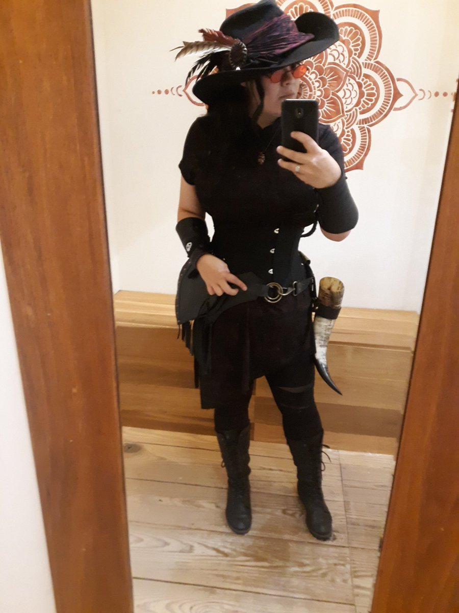 NattyTheBatty's tweet photo. Adorned my pirate garb today for work ☠️Madam Cheng, Vampirate and self proclaimed poison tester of the Bangarang crew 🦇 I raise this drinking horn in your honor. To my camp family!! Skål, Bangarang!!
#pirate #vampirate #warofthewings #skal #goth #gothic #workgoth #halloween https://t.co/0EIpeOC0Lg
