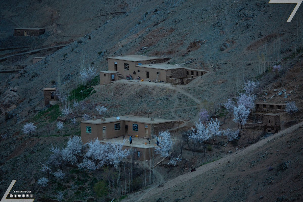 Untouched cultures not only hold beauty, but rich histories within.

#Zawia #ZawiaMedia #ZawiaPhotos #ZawiaGallery #Gallery #Afghanistan #Cultureandhistory