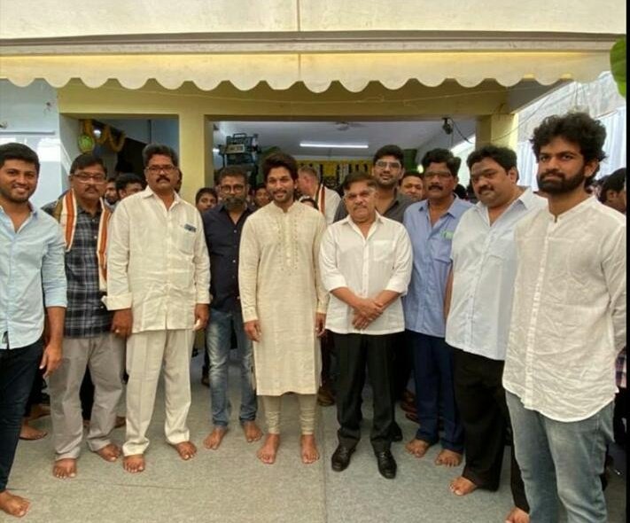 yogesh_here16's tweet photo. Stylish Star @alluarjun 🖤😍

#AA20LaunchTomorrow 
#AAPoojaCeremony 
#AA20 https://t.co/bgT734gh25