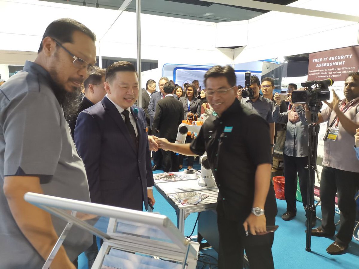 mtdcmalaysia's tweet image. Introducing MTDC’s I4.0 companies at Industry4WRD summit. #mtdcmalaysia #Co9P #i4.0 @DarellLeiking @imokman @MITIMalaysia