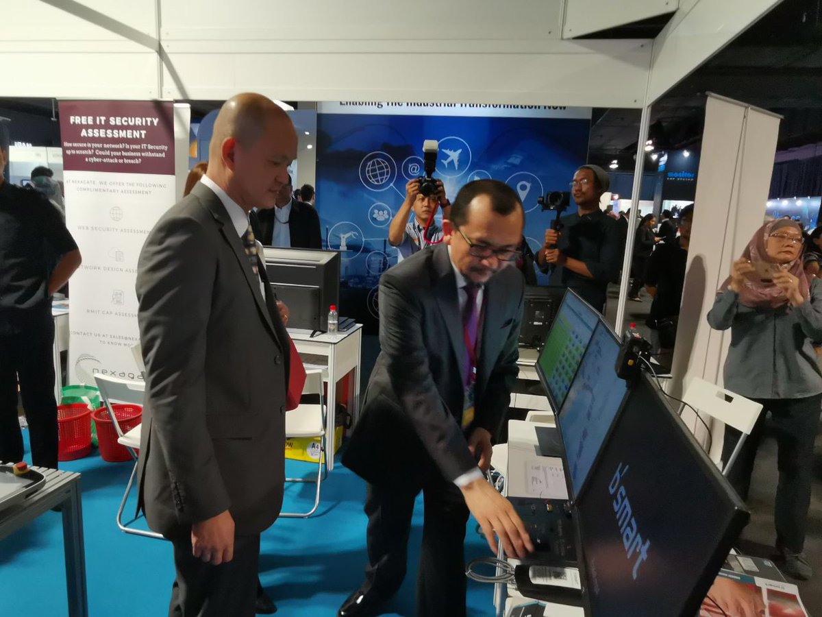 mtdcmalaysia's tweet image. Introducing MTDC’s I4.0 companies at Industry4WRD summit. #mtdcmalaysia #Co9P #i4.0 @DarellLeiking @imokman @MITIMalaysia