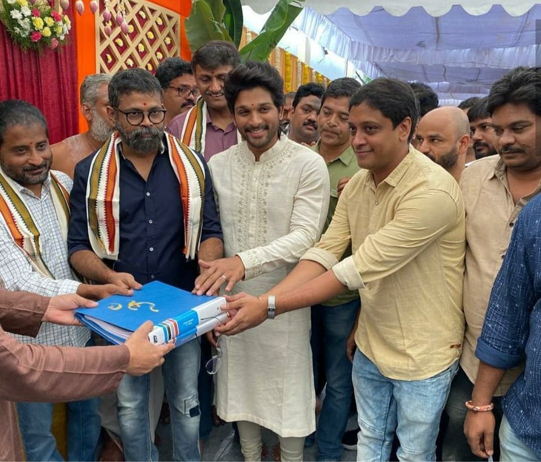 AlluManvi's tweet photo. #AA20 movie pooja ceremony started.
#AA20LaunchTomorrow 
#AAPoojaCeremony 
#AA20 @alluarjun @aryasukku @MythriOfficial @imsarathchandra @SKNonline https://t.co/rulGLtoBqQ