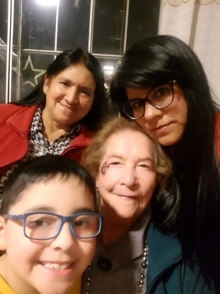 Feliz 99 años abuelita ... no 😘😘🎁🎉🎂🎊