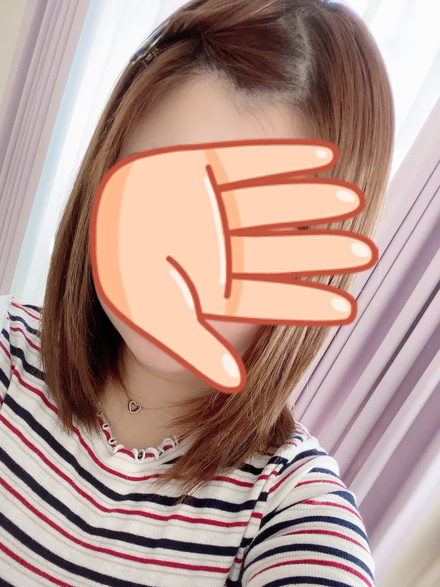 まる Saloniaのヒートブラシのスリムタイプ最近めっちゃ愛用してます 私の前髪 は短くて量が多めで上手くクセを伸ばせないのでねじって可愛いピンでとめちゃうか流し前髪風にしてます 前髪以外にブラシを通すだけだから3分かからずセットできてると思う