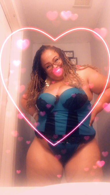 What a waste of a night and sexy lingerie.... I&rsquo;m still fucking horny!!! https://t.co/DADYygfxOy