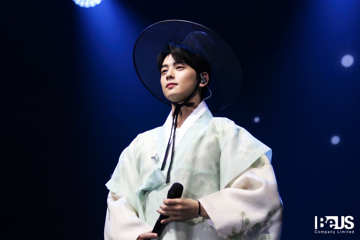 BeUSProduction's tweet photo. ภาพบรรยากาศงาน CHA EUN-WOO 1st FANMEETING TOUR [JUST ONE 10 MINUTE] IN BANGKOK] ค่ะ
#ChaEunWooinBKK https://t.co/U3rEXA1lNz