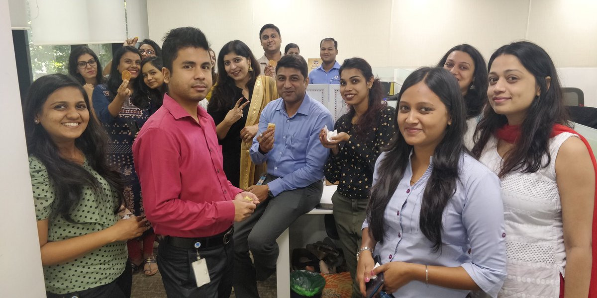 Pravsw's tweet photo. #Diwali #faral #lipsmacking with the Team @Life63moons1 
#HappyDeepavali https://t.co/16oGrtnwTe
