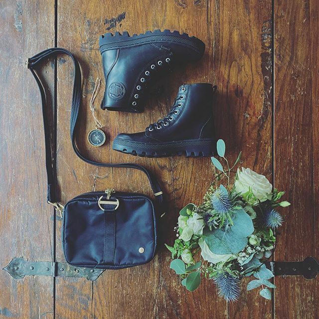 maybeyoulike's tweet photo. 𝙰𝚍𝚟𝚎𝚛𝚝𝚒𝚜𝚎𝚖𝚎𝚗𝚝 
Current mood - black boots &amp; bag.🖤Oh and wedding leftovers... ☺️ #flatlay #palladiumboots #pacsafe #flowers #weddingflowers #details #compass #whatiwear #wooden https://t.co/3B1VVu2eAG https://t.co/Is2UGzuj27