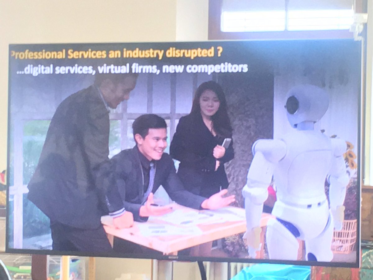 mari_strang's tweet image. Työntekijät trendien mukaan vaihtuvat työntekijöihin, freelancereihin ja robotteihin. Traditionaalinen palaaminen muuttuu agile-kilpailuksi. Tarvitaanko face to face tapaamisia tulevaisuudessa 🤔? 
#TalentNetwork #KnowledgeAsAService #intelligenceEnterprise @Fujitsu_FI