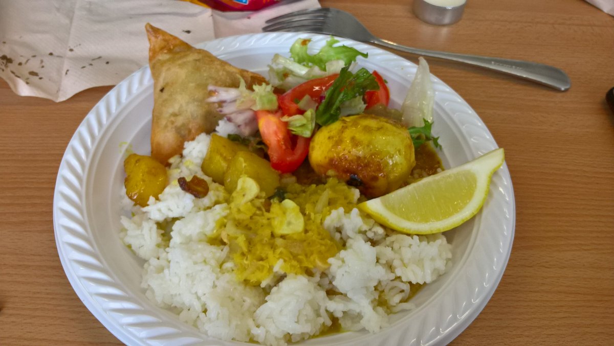 Poppy_Tigress's tweet photo. Pause Newham last week celebrated Diwali painting and decorating jars and tea lights. Pause woman cooked with the support of her practitioner and another brought traditional Indian sweets for the group #Diversity #culture #Sharing #positivememories @PauseOrg @NewhamLondon https://t.co/BulA1xn1dN