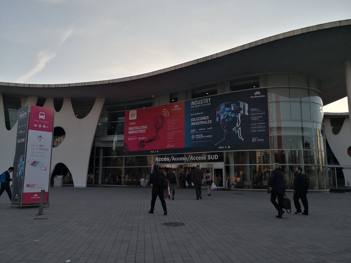 Fira_Barcelona's tweet photo. Todo a punto para arrancar la segunda jornada de la #Bcnindustryweek con @IOTSWC @industry_arena @BcnCyberCon @ayri11 #BlockchainSolutionsWorld #AICognitiveSystemsForum #MAX https://t.co/g7F6aorBQh