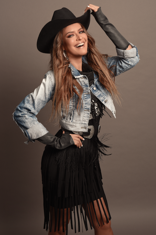 21NoticiasCom's tweet photo. @VZCR. Vanessa Claudio es nombrada promotora de la Feria de Yucatán 2019
https://t.co/RRVM0X0uqP https://t.co/lxvokpOXxq