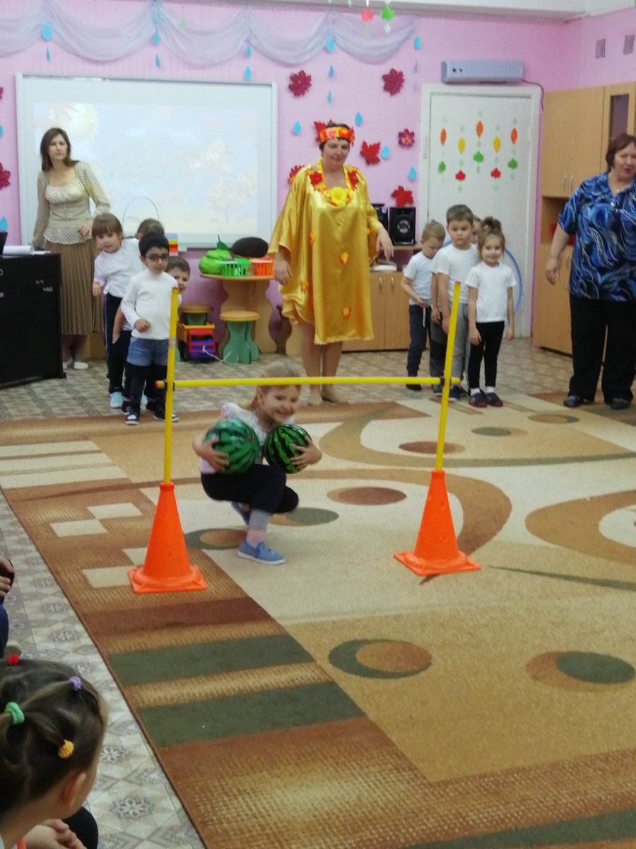 Осенний музыкально-спортивный праздник "В гостях у Осени" муз.рук. Мысева Н.В., инструктор по физ.культуре Ильичева Е.А.
