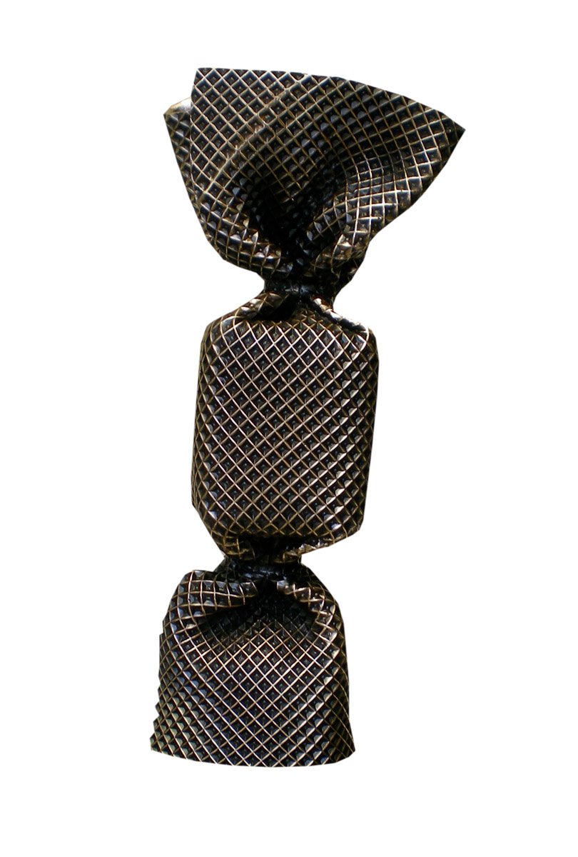 LJenkell's tweet photo. Ce Wrapping Bonbon Bronze Résilles de 40 cm sera exposé la semaine prochaine par la galerie Boccara Art au China International Import Expo à Shanghai (5 - 10 novembre). #sculpture #artcontemporain #sculpturebonbon https://t.co/NDcXR6D7WA
