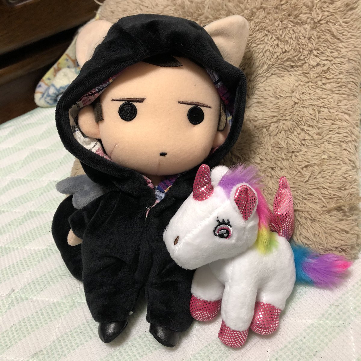 Momocan Reedus A Twitter やっと見つけたユニコーンちゃんのぬいぐるみ ディーン キャス落ちるなよ 乗ってみた キャス 僕のユニコーンだ逃げたらダメだゾ キャスぬいちゃん ディーンぬいちゃん 黒猫仮装 ユニコーン Supernatural スパナチュ Cw