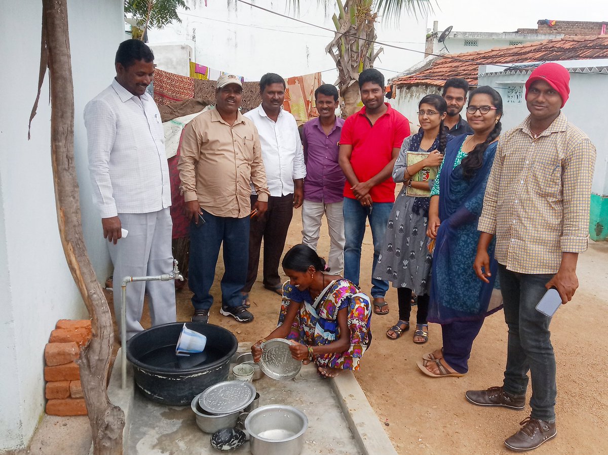 RavulapallyG's tweet photo. ప్రాజెక్టు వర్క్ లో బాగంగా రావులపల్లి ని సందర్శించిన #JPNCE #సివిల్ విద్యార్థులు https://t.co/x0CYs5Yo7H
