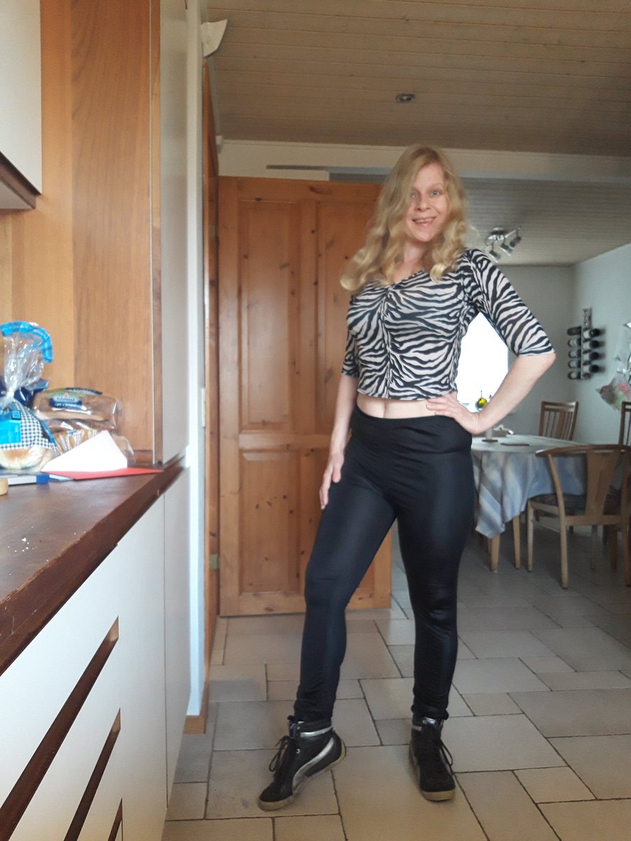 MariannKnudsen's tweet image. Ok now I&apos;m ready to practice #Zumba but I have to wait until FedEx delivers a package &amp;amp; rings the doorbell, if I dance to loud music I might NOT hear them ringing - tried that before 😂 don&apos;t have an exact ETA  - I&apos;m like a lion in a cage now...or maybe zebra lol 😂 #Zinproblems