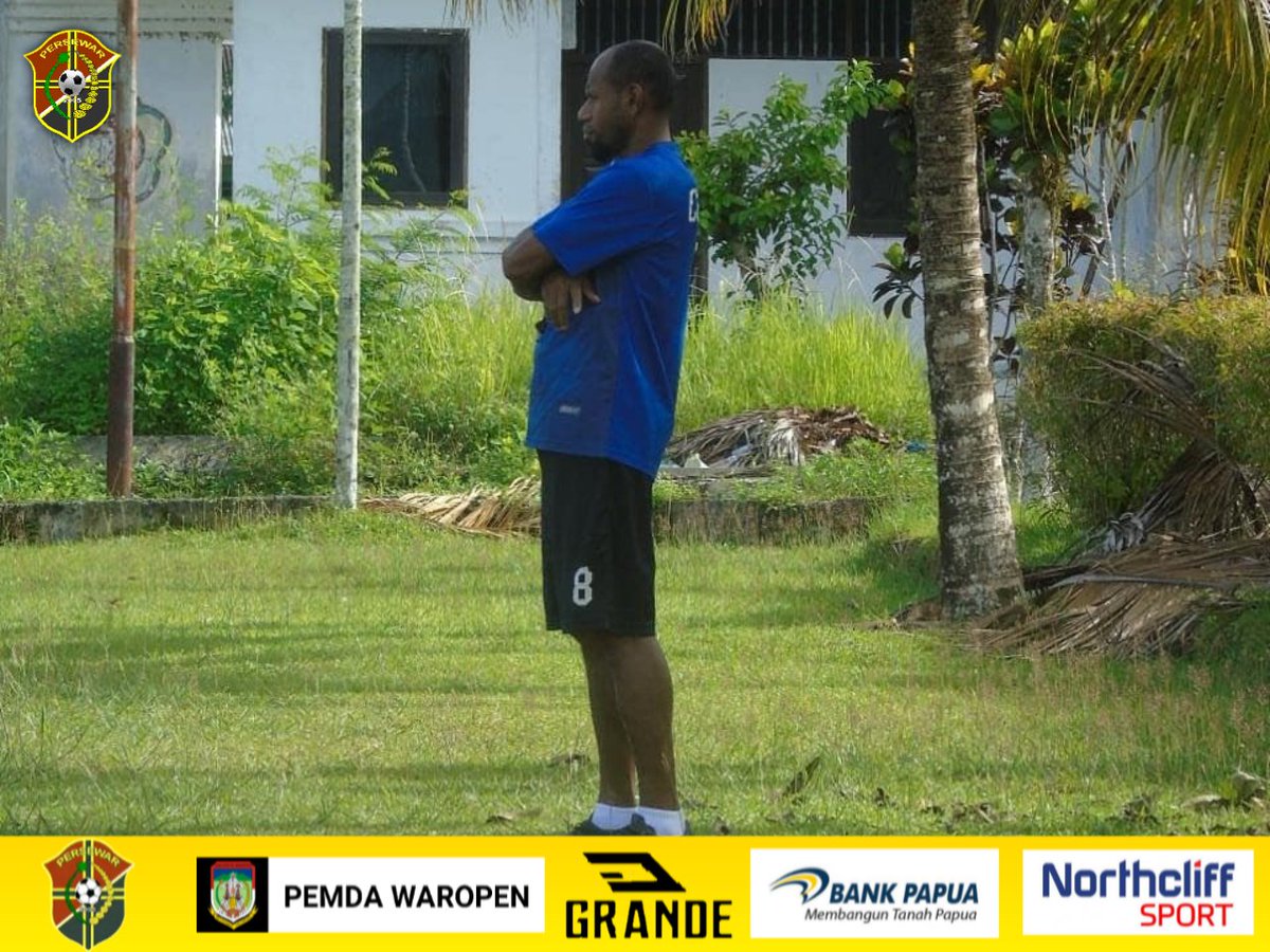persewarwaropen's tweet photo. Foto Sesi Latihan Pagi Tadi Untuk Persiapan 8 Besar Liga 2
-----------------------------------------------------------
Ayo Semangat Maju Terus Jangan Mundur Demi Hasil Maksimal di 8 besar 💚💛💚💛 semangaatttt
#persewarwaropen #persewarDAY #ndisowosio #ndikarako #letsgoandwin https://t.co/S2mA3B8tns