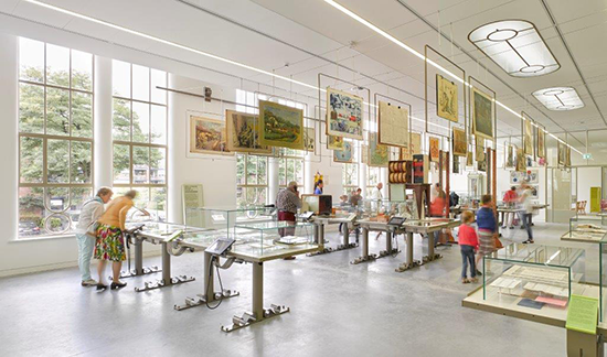 Do 28 november, Nationaal Onderwijsmuseum: Onderwijsdebat “Schoolvisie in de praktijk”, Inrichten met ruimte en flexibiliteit voor beweging. Keynote sprekers delen hun ervaring van het omzetten van de Schoolvisie naar een faciliterend inrichtingsconcept: bit.ly/36n00BN