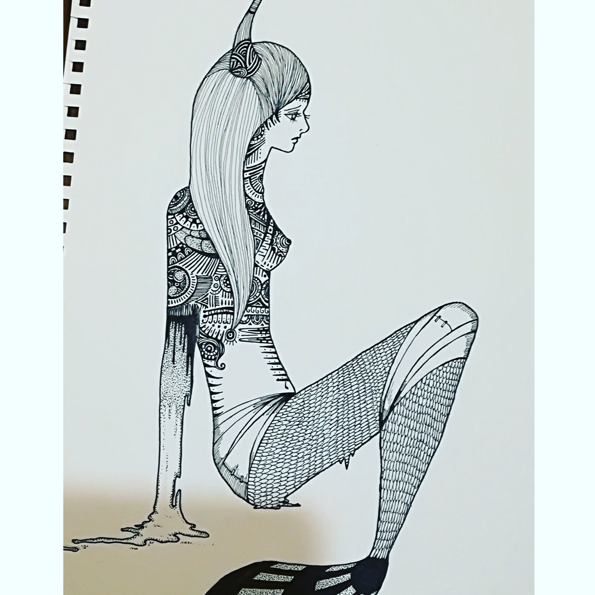 人魚すき。
#絵描きさんと繋がりたい 
#イラスト好きな人と繋がりたい
#人魚 
#ボールペン画 