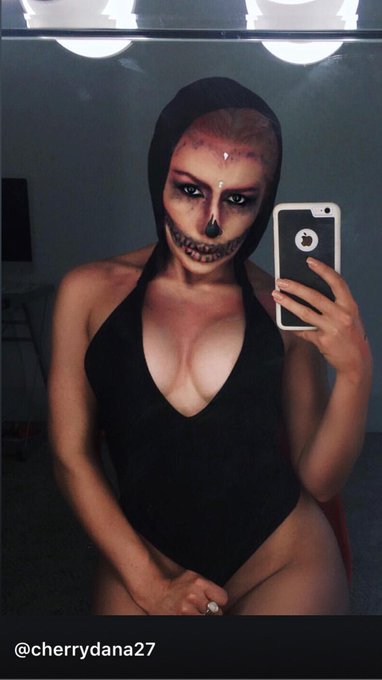 Watch cherryd27's leaked NSFW photo on TwXstars