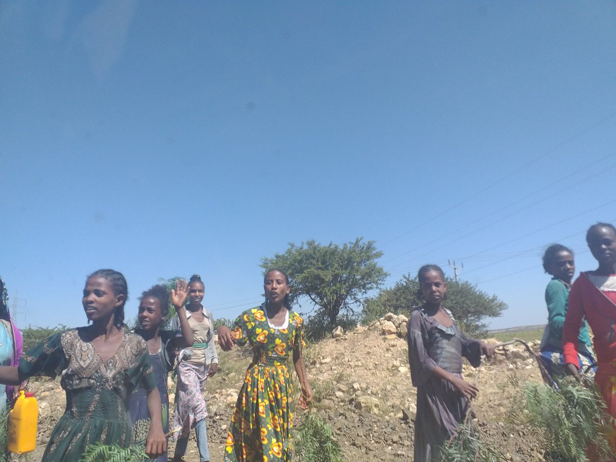 gideyleul's tweet photo. Nothing makes proud than this hardworking people.
We have been supplying logistics for those courageous youth.
@MekUniETH, @DrKindeya
#SolidUnity
#strength https://t.co/ysRyGXp5oI