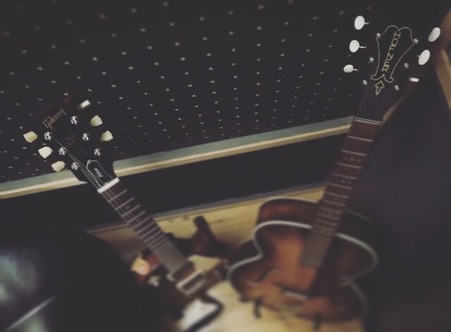 Daniel J. Logan (@thedanieljlogan) on Twitter photo 2 of my favourite guitars in the collection at Orchard Studios... <a href="/orchardofficial/">Orchard Studios</a> #guitar #lespaul #gibson #acoustic #hofner #vintage 2 of my favourite guitars in the collection at Orchard Studios... <a href="/orchardofficial/">Orchard Studios</a> #guitar #lespaul #gibson #acoustic #hofner #vintage