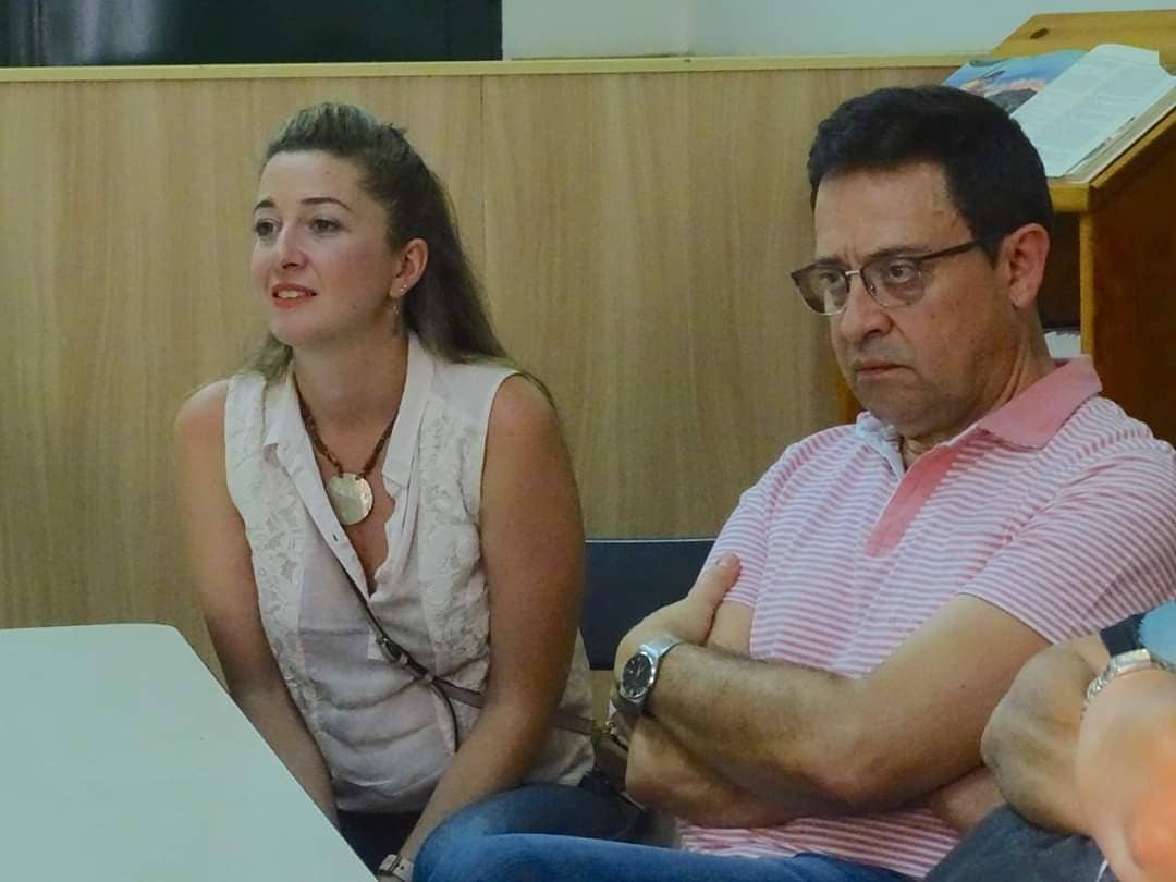 cctenerife's tweet photo. Escuchamos, dialogamos. Nuestros/as candidatos/as por #Tenerife al Senado: @josemanuelpitti y @veronicamepi y al Congreso: @florautopia y @ManuelJorgePre1 el #10N nos reunimos con colectivos sociales para conversar y que nos transmitan sus inquietudes.
#FuerzaCanaria https://t.co/aX2ROl3VA8