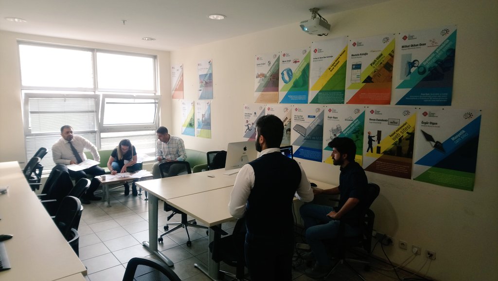 fİKÜr yarışmamızın son aşaması olan jürimiz başlamış bulunmaktadır. Tüm yarışmacılarımıza başarılar dileriz.