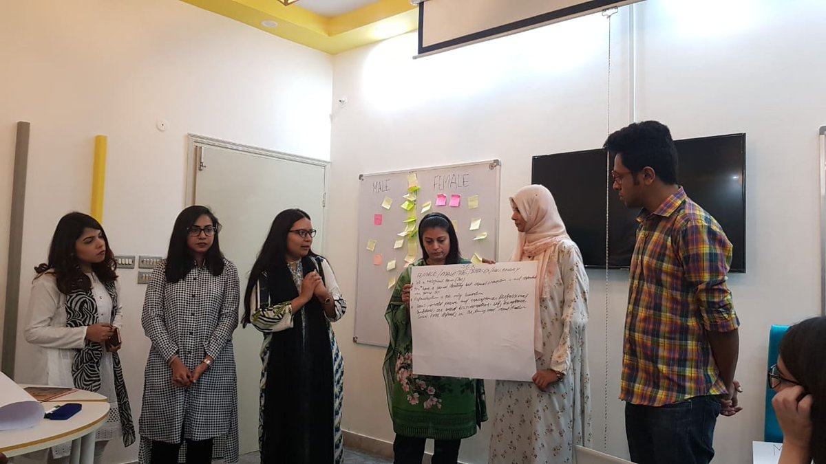 DigitalRightsPK's tweet image. A glimpse of gender and sexuality sensitization session for journalists and media practitioners during the workshop on "Bringing Feminism in Mainstream &amp;amp; Digital Journalism" with @freepressunltd @GnmIonline at @MBaithak.