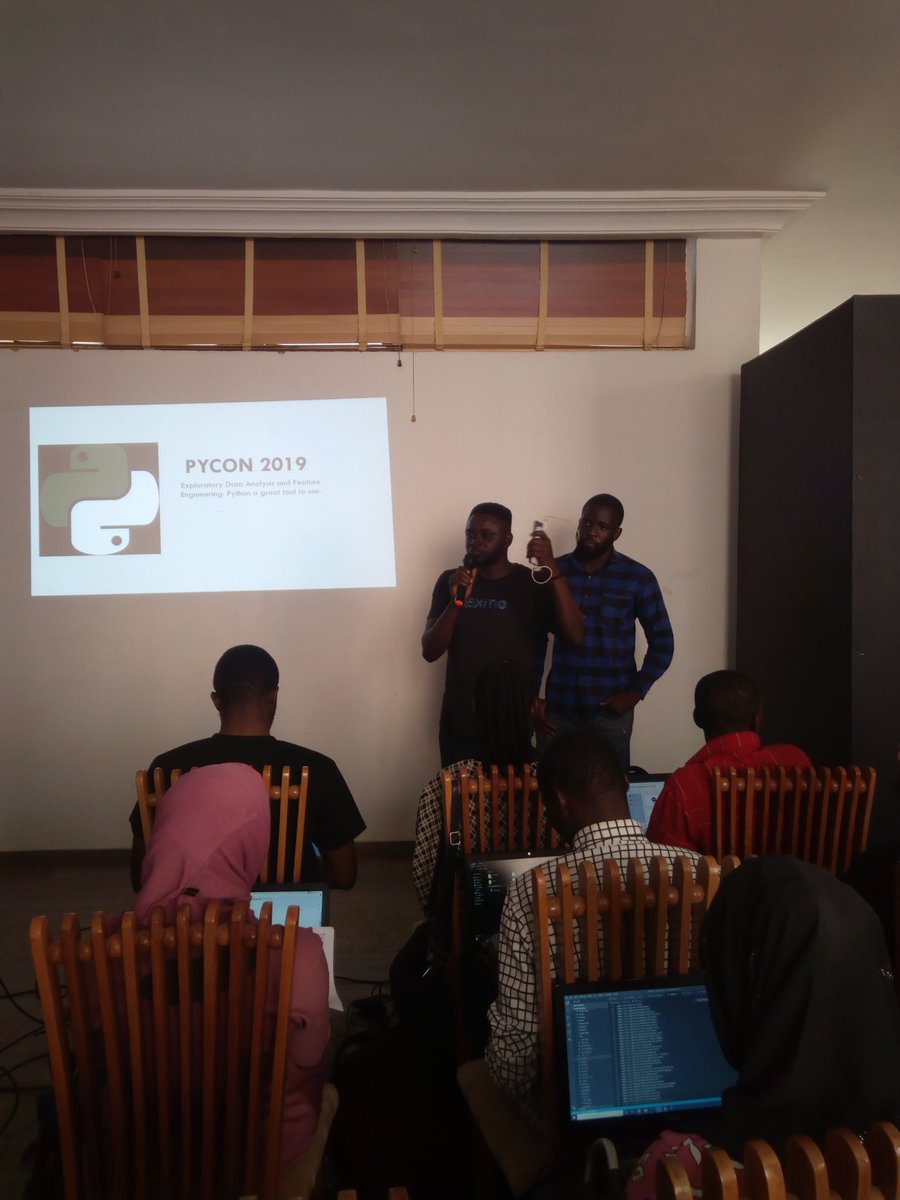 PythonNigeria's tweet image. Data analysis 
#pycon2019
#pythonnigeria
@thepsf
@stickermule
@djangoproject @digitalocean