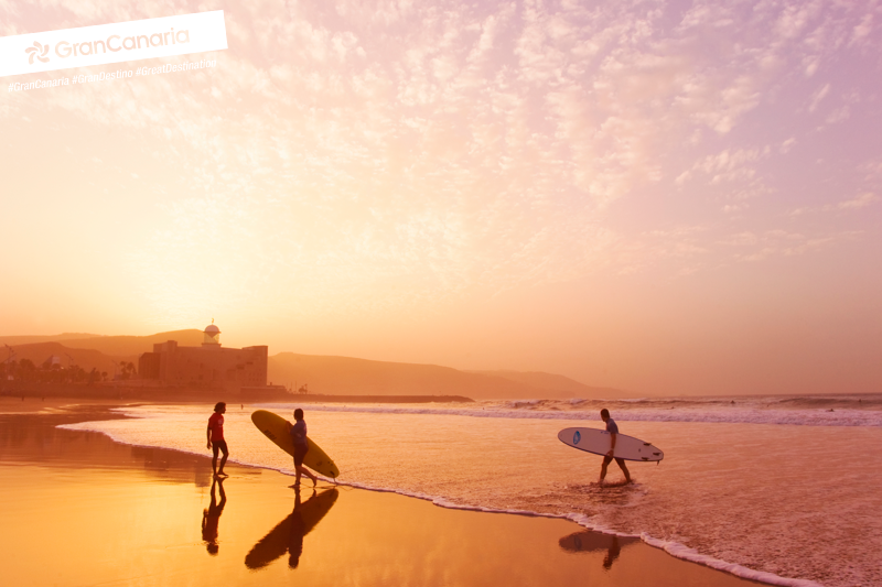 turismogc's tweet image. En Gran Canaria es posible disfrutar del sabor otoñal de las castañas, después de pasar un día en la playa.
¡Mañana #NocheDeFinaos en #GranCanaria #GranDestino! grancanaria.com/blog/es/articl…