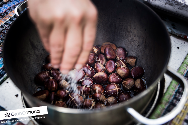 En Gran Canaria es posible disfrutar del sabor otoñal de las castañas, después de pasar un día en la playa.
¡Mañana #NocheDeFinaos en #GranCanaria #GranDestino! grancanaria.com/blog/es/articl…