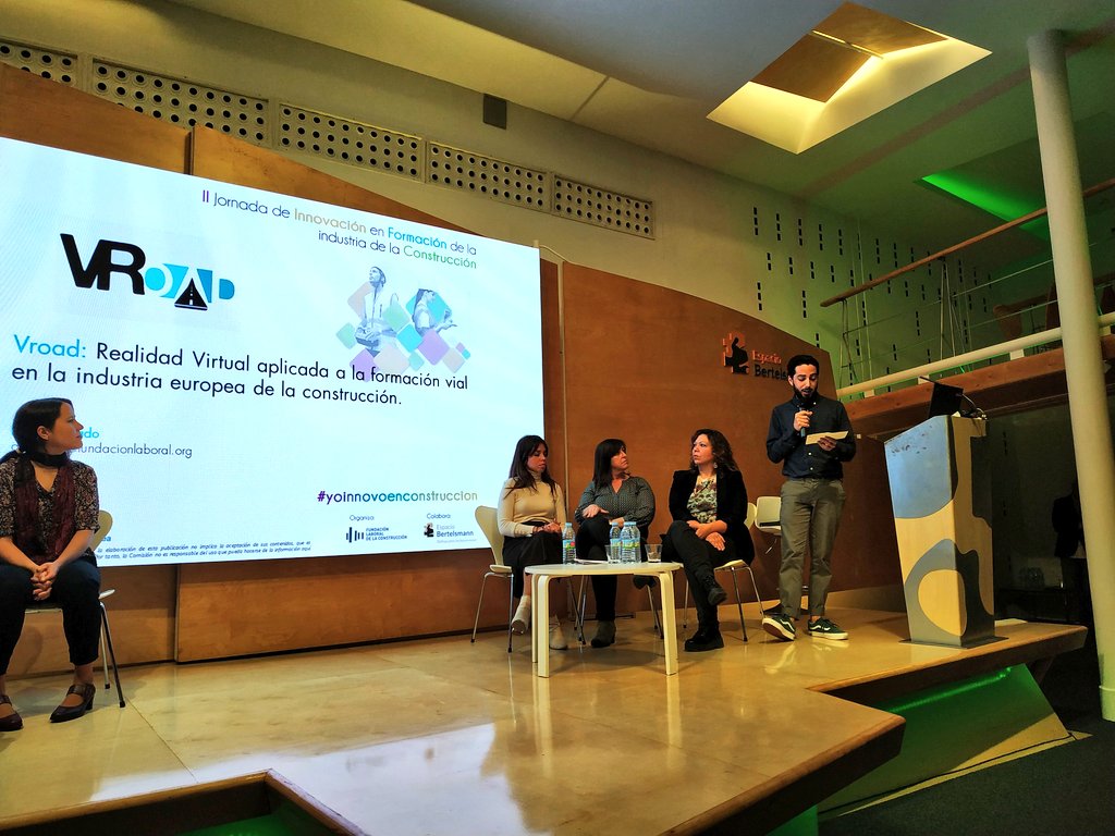 VRoadEU's tweet image. 🛣️✌🏼David Pesado, nos presenta el objetivo de #VRoadEU: &quot;#Construir un puente entre la #formación y la puesta en #práctica en un entorno #seguro, para que los #accidenteslaborales no sucedan en nuestras #carreteras&quot;.
👁️‍🗨️#yoinnovoenconstruccion