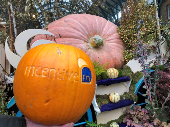 IncentiveFM's tweet photo. The Team at Covent Garden have created our first Incentive Pumpkin!!!! Thank you @kenny_raybould
#Incentive #IncentiveGroup #Pumpkins #Halloween #CoventGarden #pumpkincarving https://t.co/JI86UYsedc