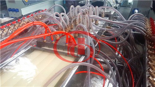 tongsanmachine's tweet image. PVC WPC wall panel production line
1,65/132 conical double screw extruder
2,high output: 200-240kg/h
3,600mm width panel #wpcWallPanelProductionLine #pvcWallPanelMachine #wpcProfileExtrusionMachine #wpcDoorPanelMachine #pvcPanelMakingMachine