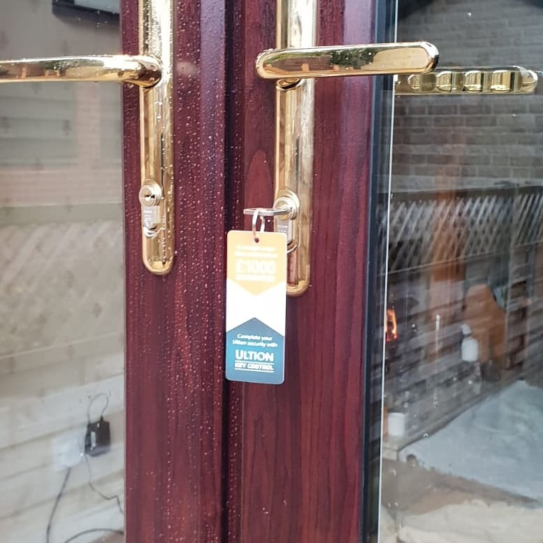 Alpine_Glass's tweet image. A new door so its @UltionLock ... the baddies take a look at it and scarper.  @LockLockSecure added for more #Security 

Another home secured by the #ATeam

💚🦸‍♂️💚🦸‍♀️💚 
 #ultion #homeimprovement #loveyourhome #HomeRenovation #Bradford #Yorkshire #glazing #architecture